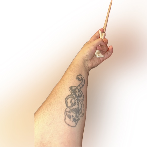 Brand New Live Size 14.5” Voldemort Wand - Resin with Metal Core - Picture 1 of 5